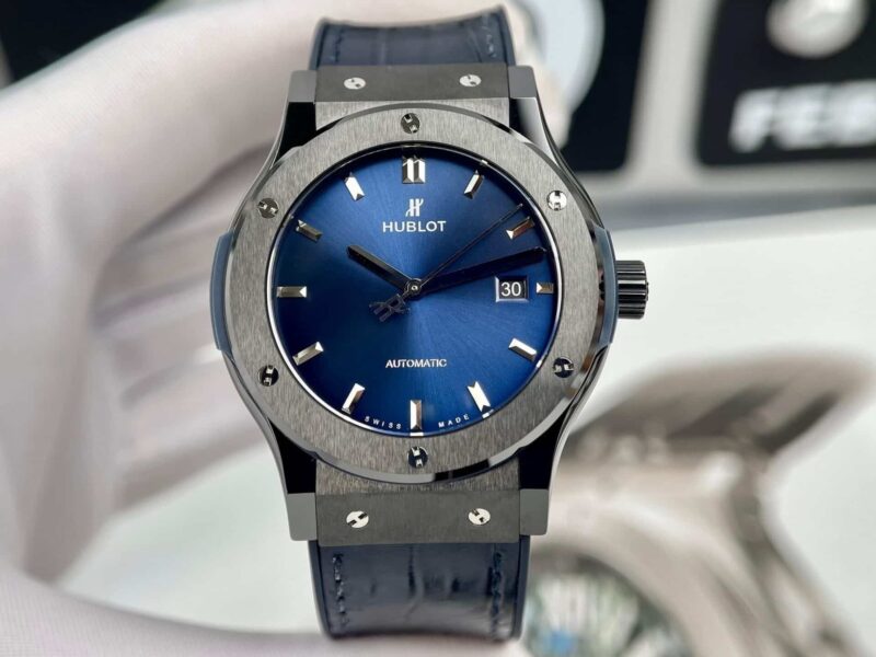 Hublot Classic Fusion 黑色陶瓷 藍色錶盤 SW300 機芯 1:1 復刻 JJZ 42mm 復刻腕錶實拍 - 第 1 / 1 張