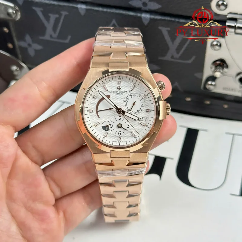 Vacheron Constantin Overseas 雙時區 47450/B01R-9404 玫瑰金 白色錶盤 頂級克隆 42mm 復刻腕錶實拍 - 第 1 / 1 張